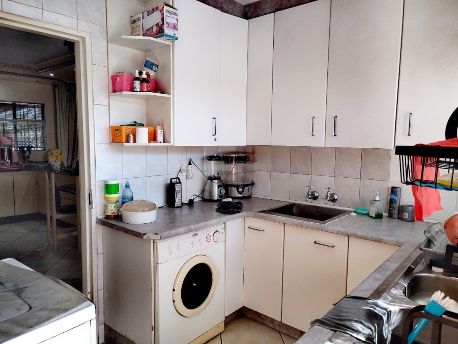 4 Bedroom Property for Sale in Brackendowns Gauteng