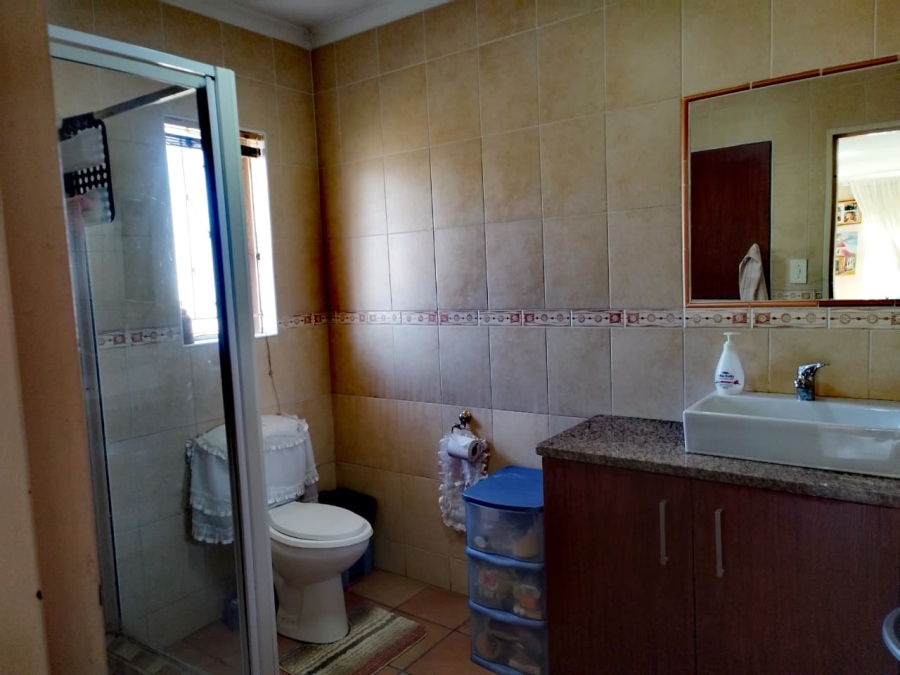 4 Bedroom Property for Sale in Brackendowns Gauteng