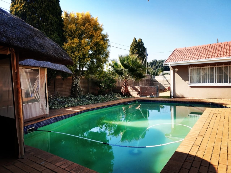 4 Bedroom Property for Sale in Brackendowns Gauteng