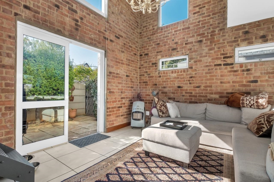 To Let 2 Bedroom Property for Rent in Greenside Gauteng