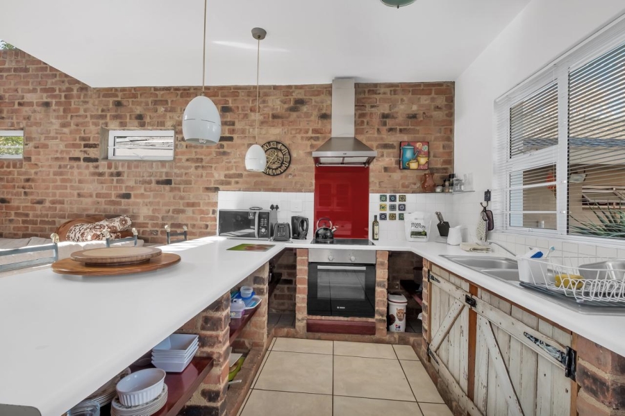 To Let 2 Bedroom Property for Rent in Greenside Gauteng