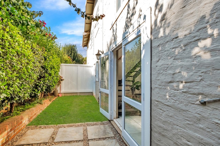 To Let 2 Bedroom Property for Rent in Greenside Gauteng