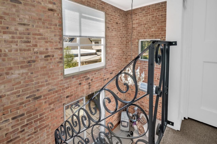 To Let 2 Bedroom Property for Rent in Greenside Gauteng