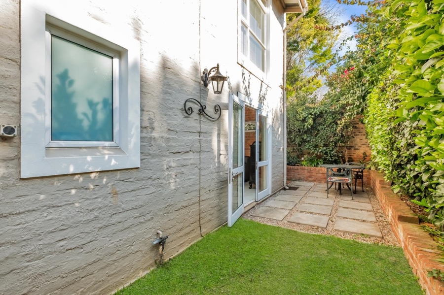 To Let 2 Bedroom Property for Rent in Greenside Gauteng