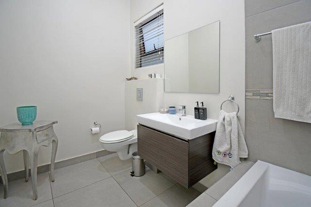 To Let 2 Bedroom Property for Rent in Bedfordview Gauteng