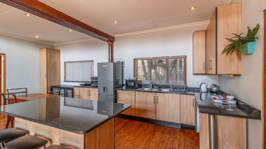 6 Bedroom Property for Sale in Kensington Gauteng