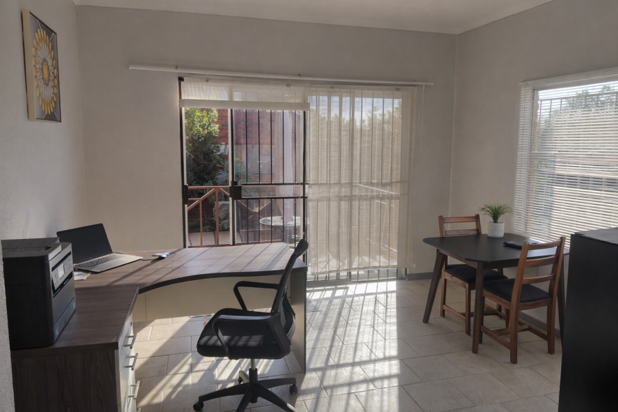 To Let 3 Bedroom Property for Rent in Wilro Park Gauteng