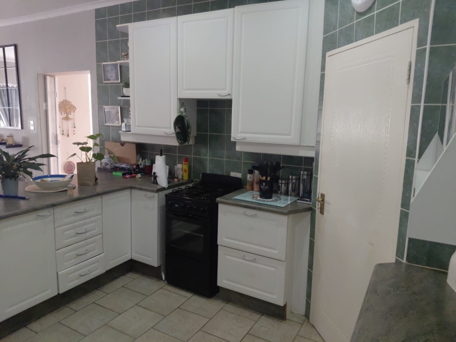 To Let 3 Bedroom Property for Rent in Wilro Park Gauteng