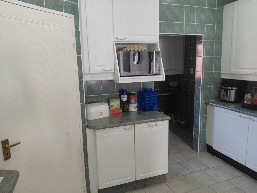 To Let 3 Bedroom Property for Rent in Wilro Park Gauteng
