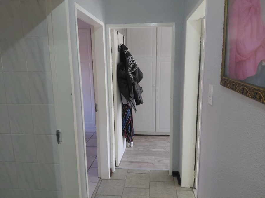 To Let 3 Bedroom Property for Rent in Wilro Park Gauteng