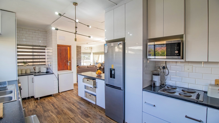 3 Bedroom Property for Sale in Ridgeway Gauteng