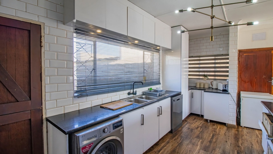 3 Bedroom Property for Sale in Ridgeway Gauteng