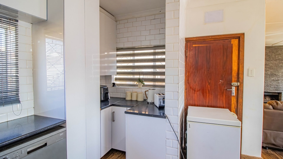 3 Bedroom Property for Sale in Ridgeway Gauteng