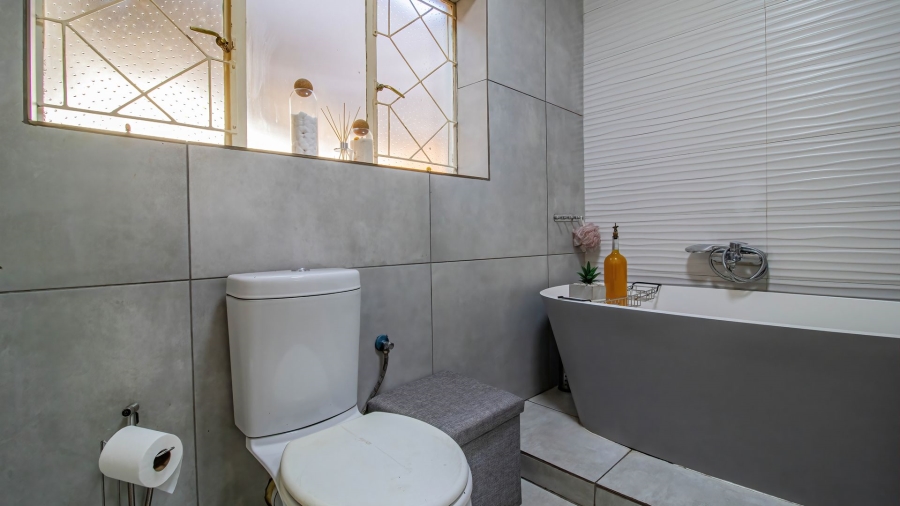 3 Bedroom Property for Sale in Ridgeway Gauteng