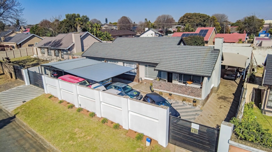 3 Bedroom Property for Sale in Ridgeway Gauteng