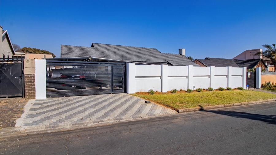 3 Bedroom Property for Sale in Ridgeway Gauteng