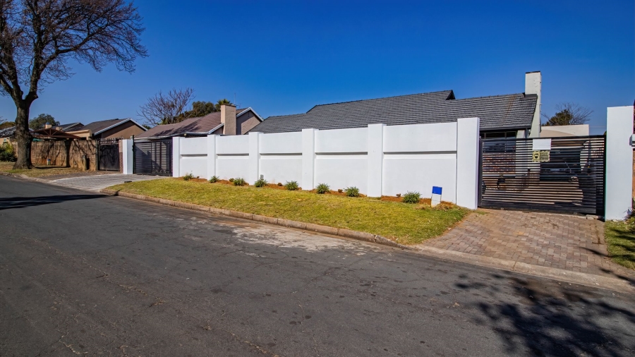 3 Bedroom Property for Sale in Ridgeway Gauteng