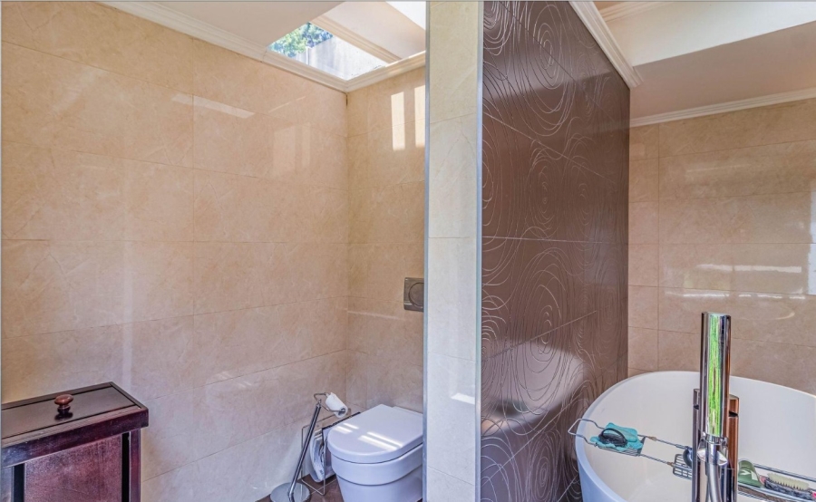 6 Bedroom Property for Sale in Morningside Gauteng