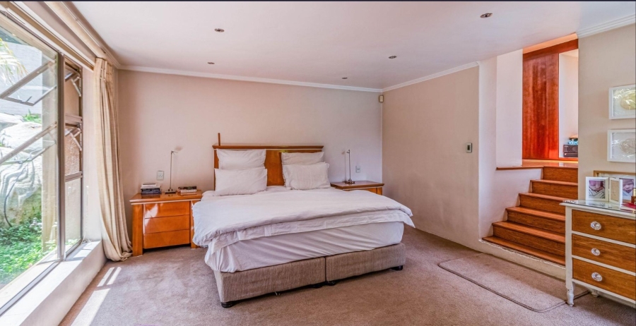 6 Bedroom Property for Sale in Morningside Gauteng