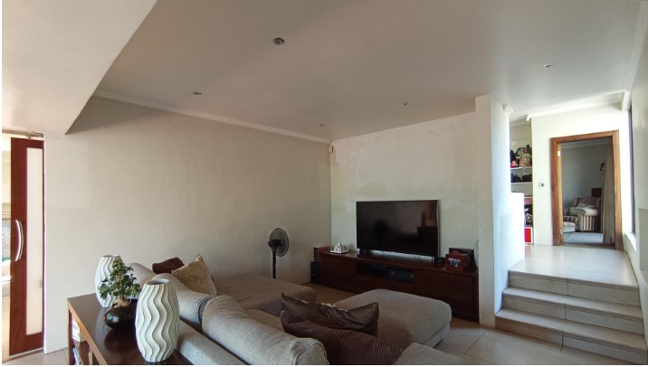6 Bedroom Property for Sale in Morningside Gauteng