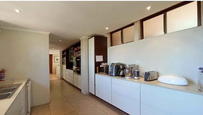 6 Bedroom Property for Sale in Morningside Gauteng
