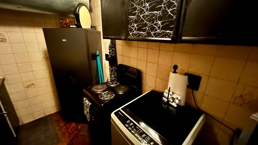 1 Bedroom Property for Sale in Waverley Gauteng