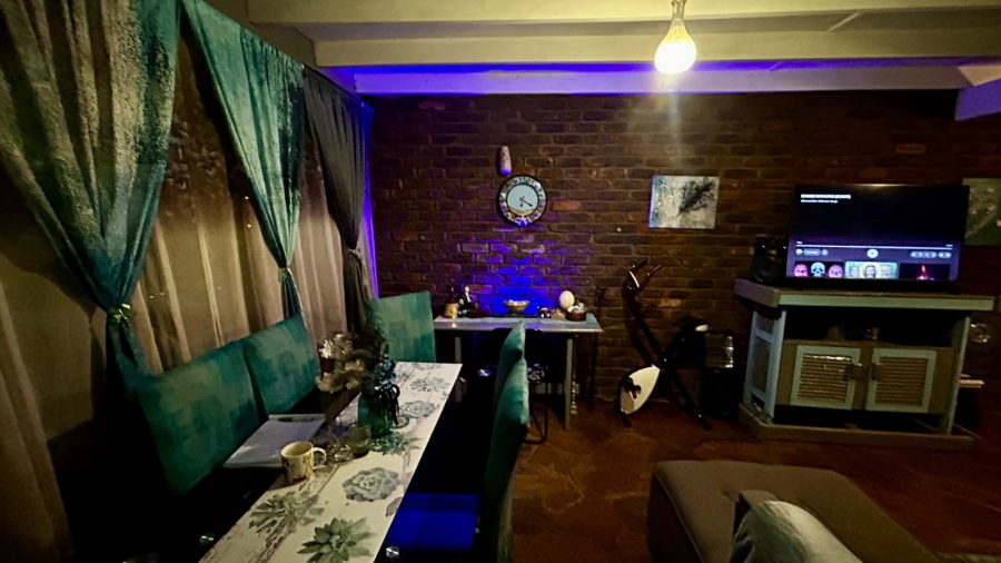 1 Bedroom Property for Sale in Waverley Gauteng