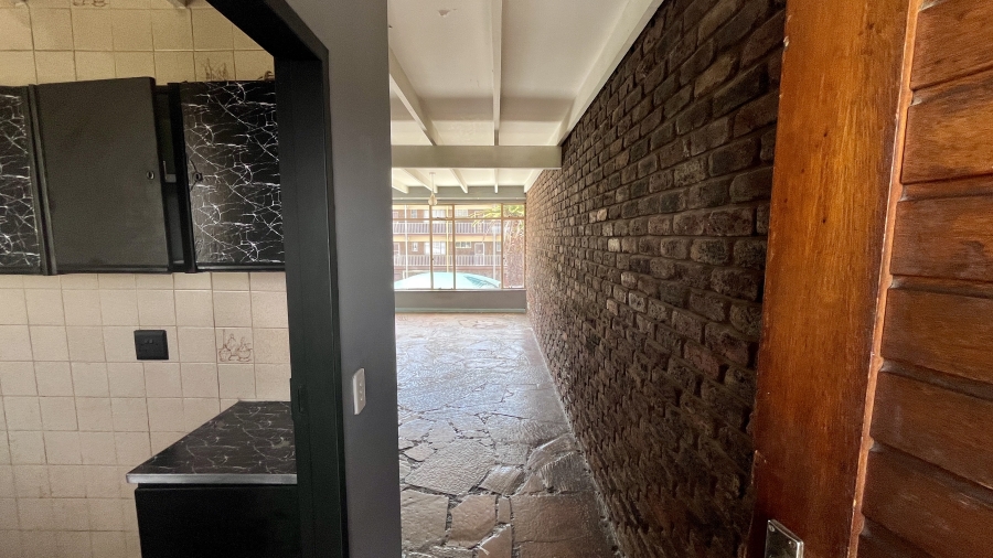 1 Bedroom Property for Sale in Waverley Gauteng