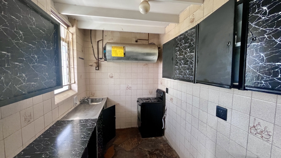 1 Bedroom Property for Sale in Waverley Gauteng