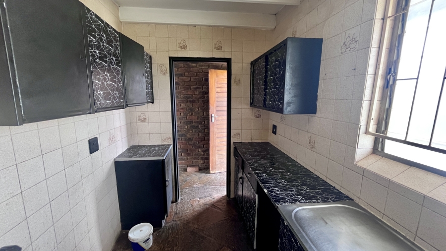 1 Bedroom Property for Sale in Waverley Gauteng