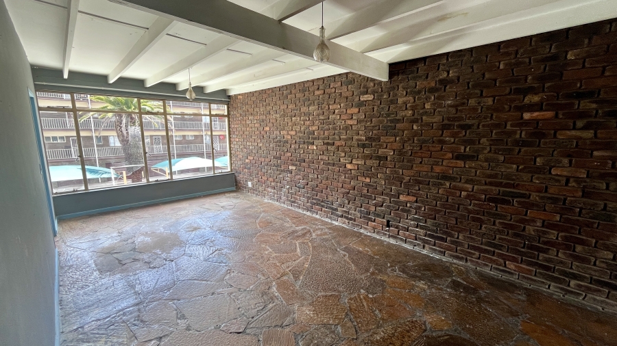 1 Bedroom Property for Sale in Waverley Gauteng
