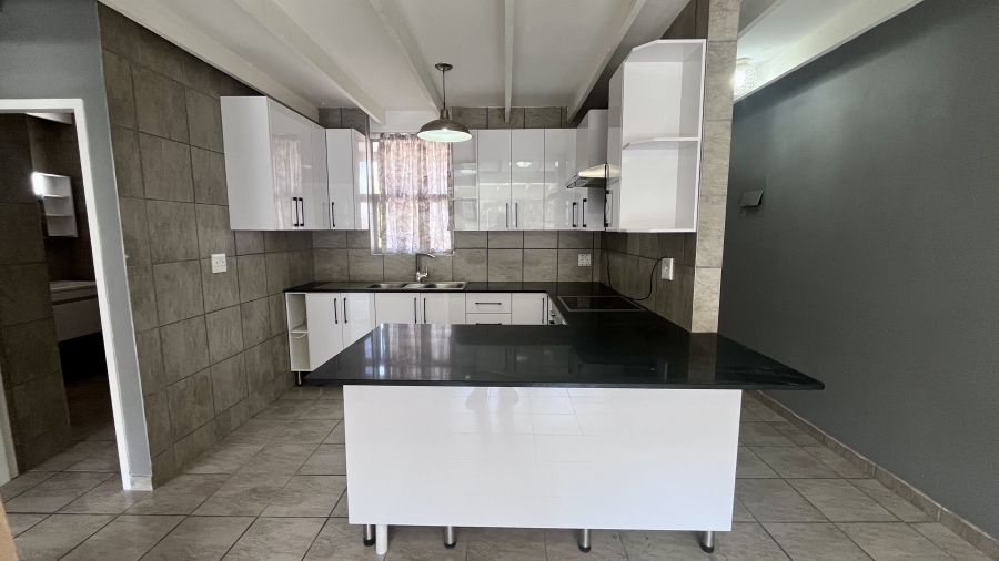 1 Bedroom Property for Sale in Waverley Gauteng