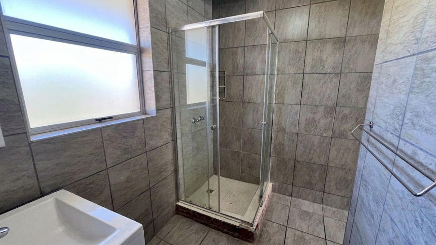 1 Bedroom Property for Sale in Waverley Gauteng