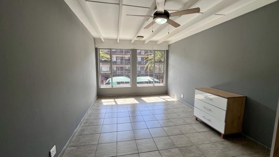1 Bedroom Property for Sale in Waverley Gauteng
