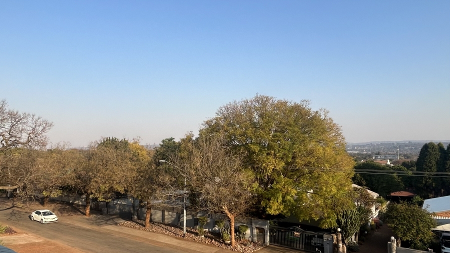 1 Bedroom Property for Sale in Waverley Gauteng