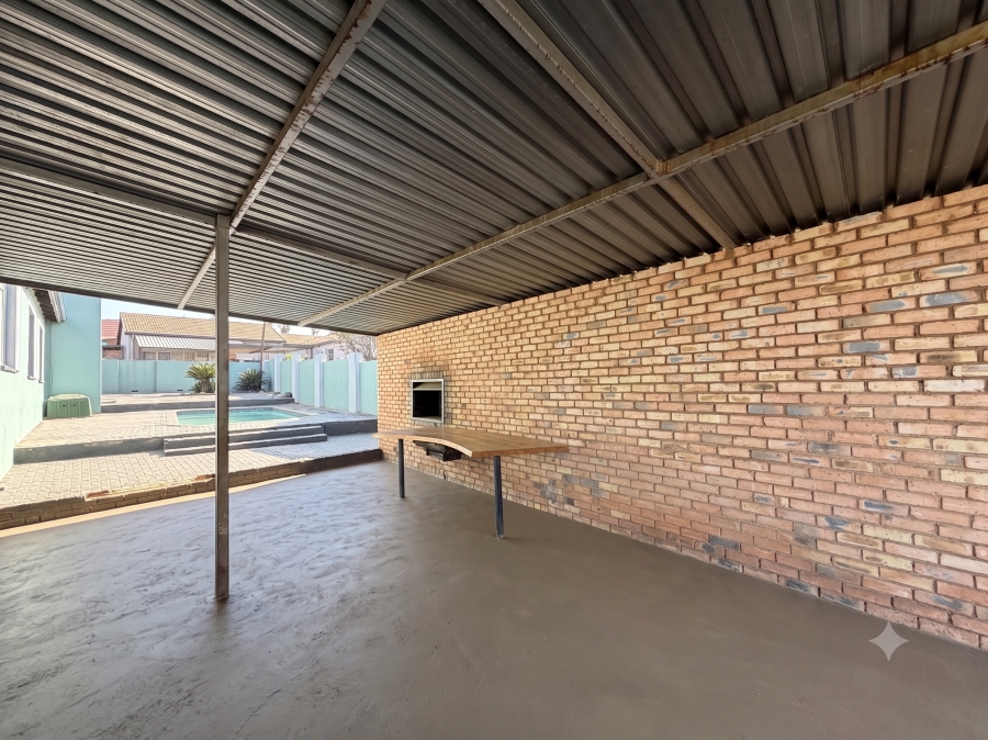 To Let 4 Bedroom Property for Rent in Mindalore Gauteng