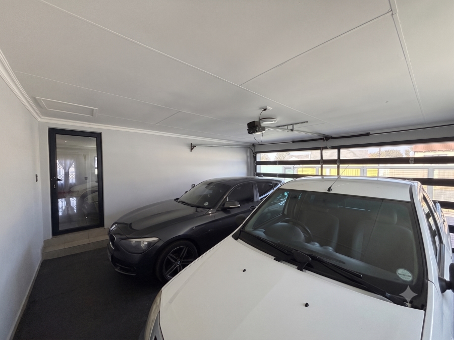 To Let 4 Bedroom Property for Rent in Mindalore Gauteng
