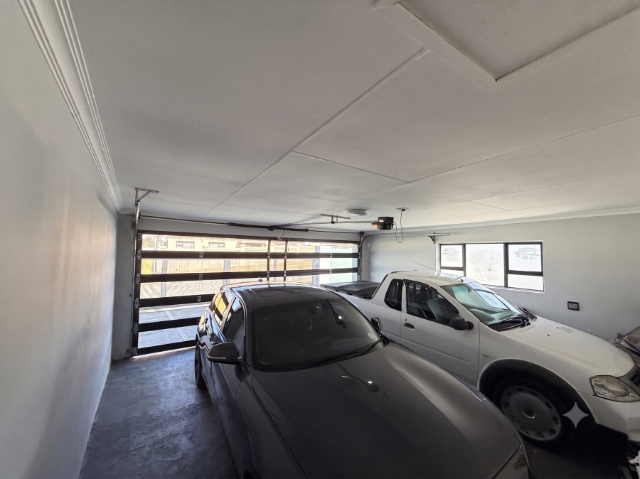 To Let 4 Bedroom Property for Rent in Mindalore Gauteng