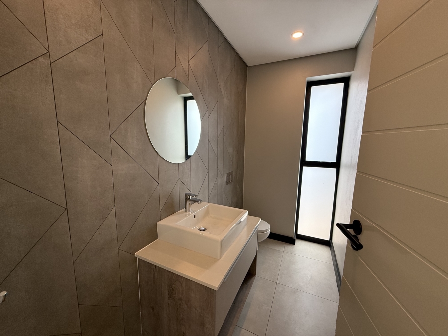 To Let 3 Bedroom Property for Rent in Bryanston Gauteng