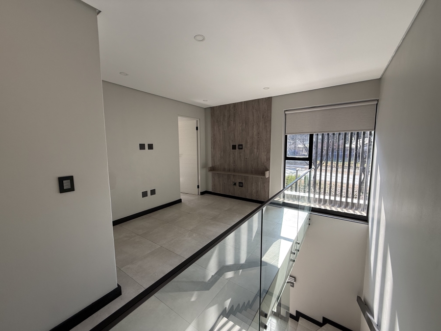 To Let 3 Bedroom Property for Rent in Bryanston Gauteng