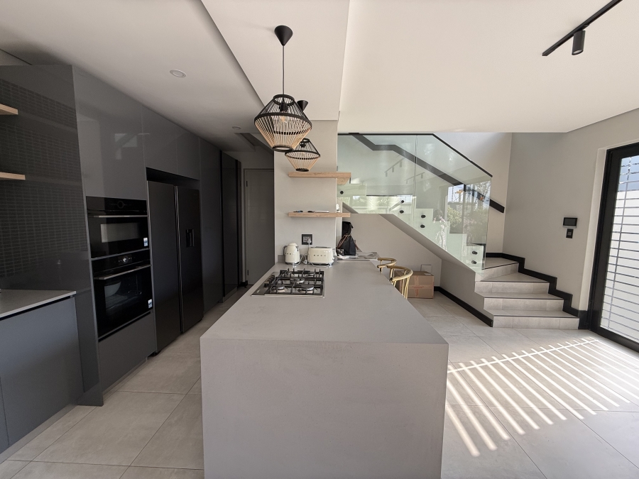 To Let 3 Bedroom Property for Rent in Bryanston Gauteng