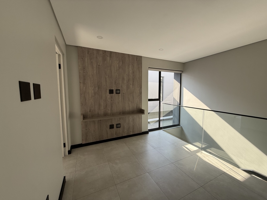 To Let 3 Bedroom Property for Rent in Bryanston Gauteng