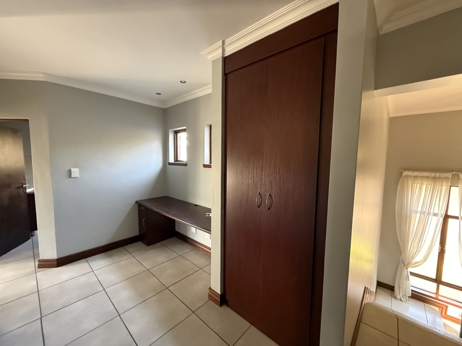 To Let 3 Bedroom Property for Rent in Heritage Hill Gauteng