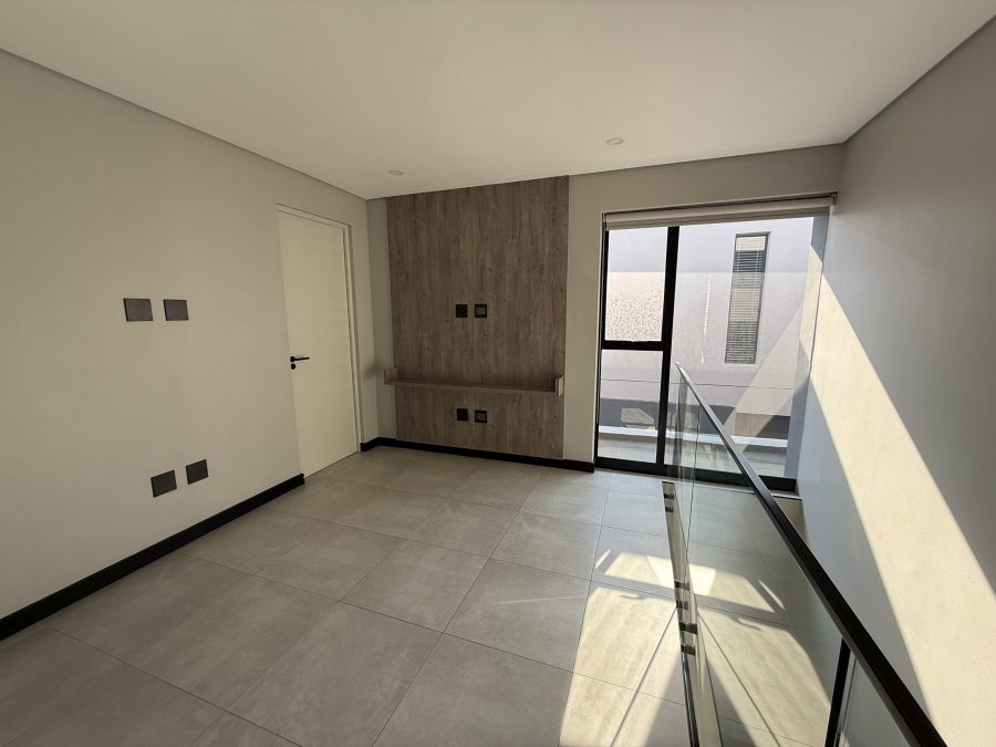 To Let 3 Bedroom Property for Rent in Bryanston Gauteng