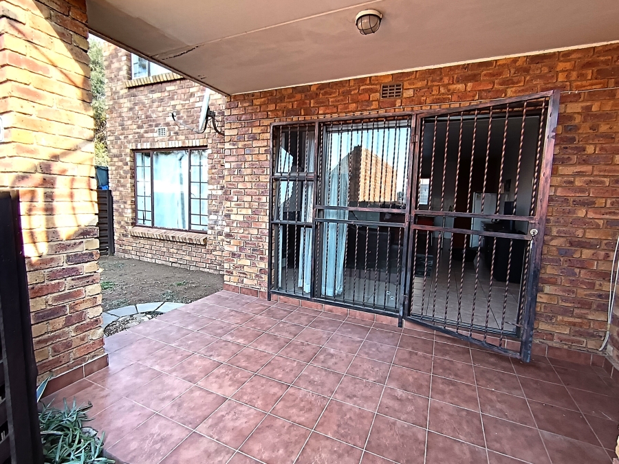 2 Bedroom Property for Sale in Sonneveld Gauteng