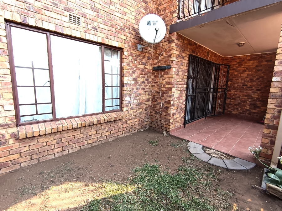 2 Bedroom Property for Sale in Sonneveld Gauteng