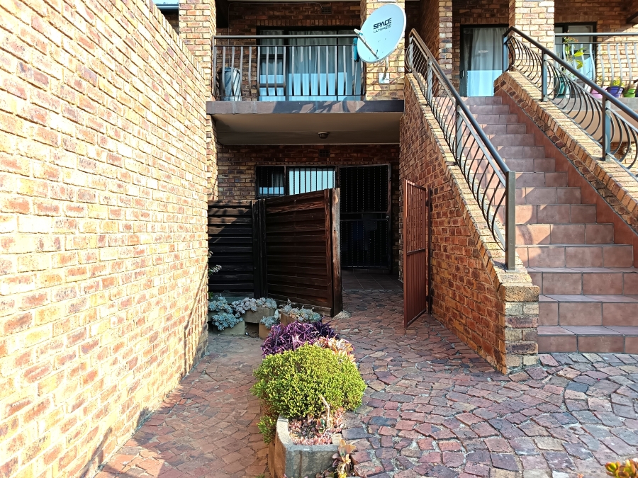 2 Bedroom Property for Sale in Sonneveld Gauteng
