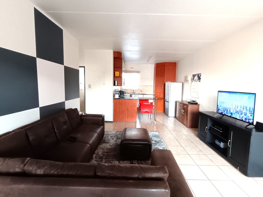 2 Bedroom Property for Sale in Sonneveld Gauteng