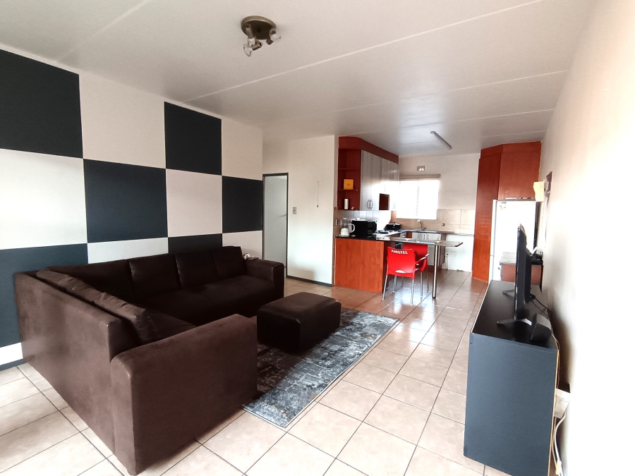 2 Bedroom Property for Sale in Sonneveld Gauteng