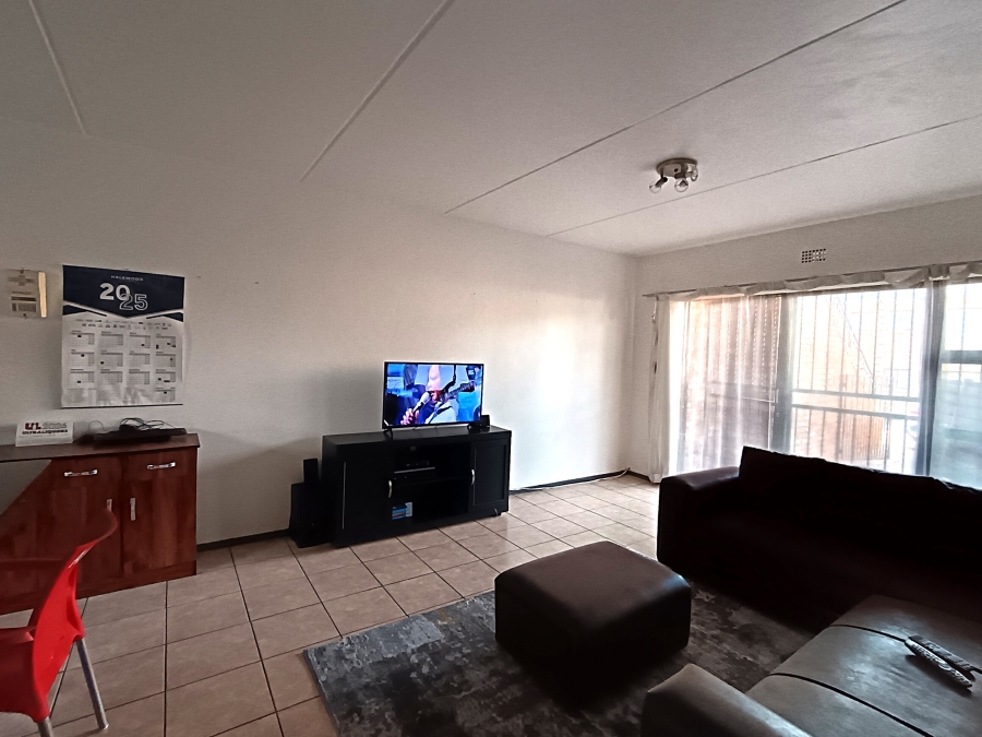 2 Bedroom Property for Sale in Sonneveld Gauteng